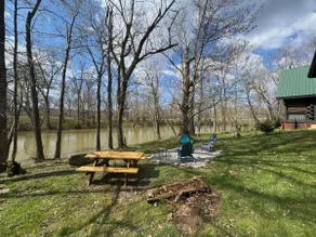 Max and Draco's at Rough River, Lake Front Cabin - Image 4