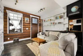 Cute Inner City Haven with Country-like Serenity - Image 2