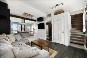 Cute Inner City Haven with Country-like Serenity - Image 3