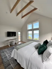 Exclusive Lakefront Retreat on Douglas Lake - Image 3
