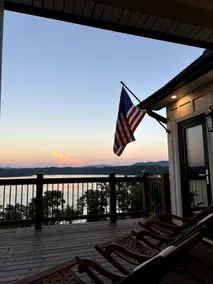 Exclusive Lakefront Retreat on Douglas Lake - Image 2