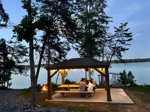 Exclusive Lakefront Retreat on Douglas Lake - Image 5