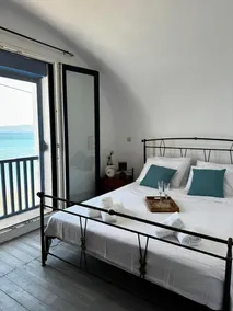 Beachfront Maisonette – Agia Fotini beach - Image 3