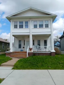 Peaceful 2br Apt close to downtown Cedar Rapids - Image 3
