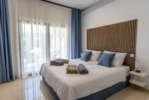 Selena Beach Front Loft with private heatable Pool - Image 3