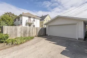 Near AmFam Field & Pettit |Sleeps 12|4BR + Parking - Image 2