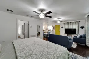 Dd's Newly Renovated home - Image 3