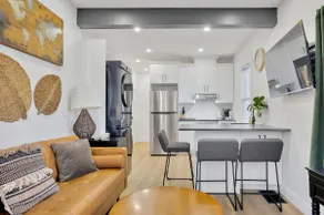 Modern Stay w Granite Island & Detroit River Views - Image 5