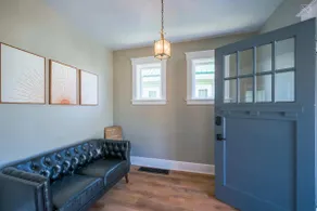 Bungalow style house, Close to downtown Cincy! - Image 3