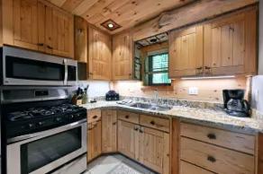 Cozy King Suite, Perfect Base for Trail & Lake Fun - Image 3