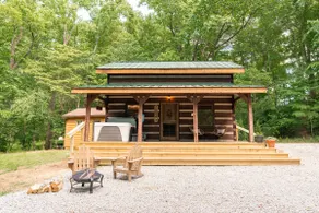 Retro Cabin | Hot Tub | Pond | King Bed | Jukebox - Image 2