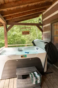 Retro Cabin | Hot Tub | Pond | King Bed | Jukebox - Image 5