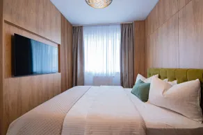 Denis Premium Suite - Private Parking - EV Station - Self Check-in - Image 3
