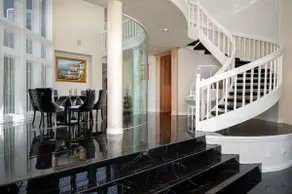 Stunning Former Street Of Dream - Image 2