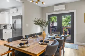 Beautiful remodel! Walk to Main St. BIG. Private - Image 4
