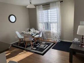 Entire Home in Edmonton South - Image 4