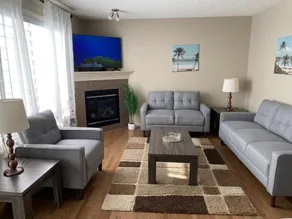 Entire Home in Edmonton South - Image 3