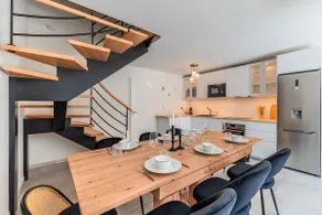 Elegant 8-Person Duplex | Free Parking & Direct Tram - Image 5