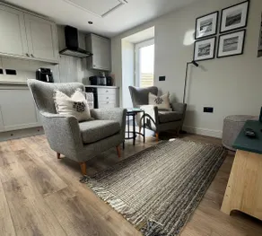 Nᴼ 21 Beautiful Cosy Modern Traditional Cottage - Image 3