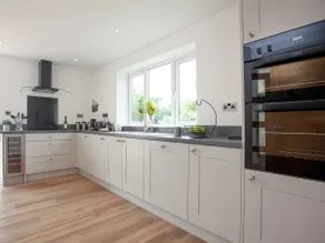 Silver Vale - Coastal Retreat, Family-Friendly - Image 4