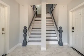 Modern 3 Bedroom Apt In The Heart Of Black Rock - Image 5