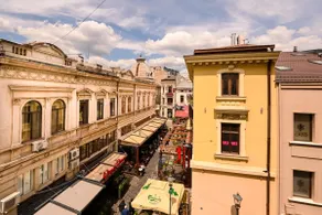 Old Town Comfort: Relaxing 1BR Apartment - Image 5