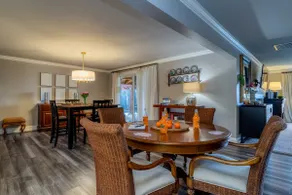 4 King Suites · 2 Kitchens · Hot Tub & Fireplace - Image 2