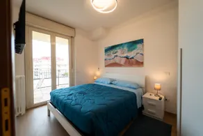 Lovely apartment a stone's throw from the sea 3 - Image 2