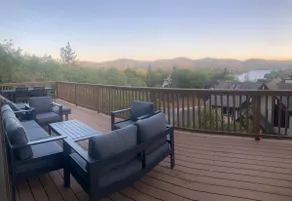 Modern 6 bedroom retreat, stunning lake views, close to village! - Image 2