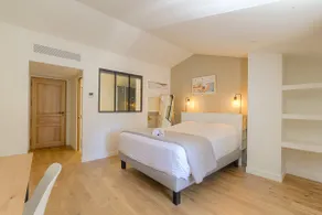 Le Domaine du Rocher, Swimming pool, close to Lyon - Image 3
