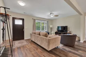 Modern Charm just minutes from SAU & Summit - Image 4
