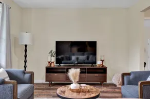 Modern Charm just minutes from SAU & Summit - Image 3