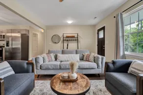 Modern Charm just minutes from SAU & Summit - Image 2
