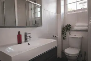 4 Bedroom Kings Park, Stirling, Free Parking - Image 3