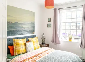 #03 The Haw thornes Sleeps 6 NEC 7mins - Image 3