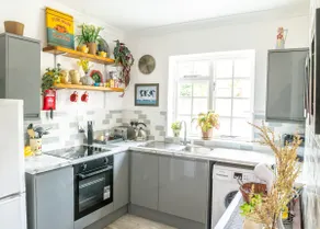 #03 The Haw thornes Sleeps 6 NEC 7mins - Image 5