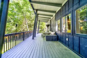 Cozy Catskills Mid-Century house - Image 4