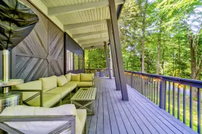 Cozy Catskills Mid-Century house - Image 5