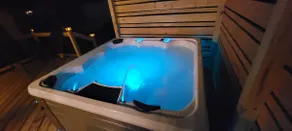 Fountain Square Luxe w/ Hot Tub - Image 2