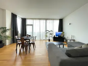 Manchester Luxury Living, 2-Bed Apartment with Pool & Gym - Image 4
