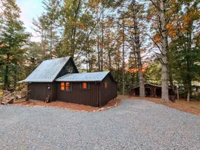 Cute and Cozy A-Frame Cabin - Hot Tub! DogFriendly - Image 3