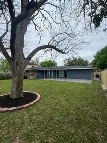 2 Car Garage, Spacious 3Bed 3Bath Home & Patio - Image 3