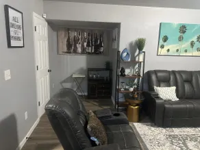 A newly executive basement apt - Image 3