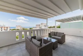 Seaview Studio with balcony - Image 3