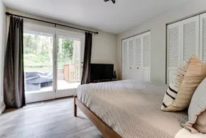 Serene Forest Haven: Near UO | 2 beds 1.5 bath - Image 3
