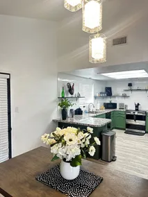 Hobbs Hideaway - Image 4