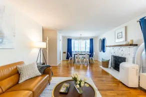 Prime Stay Minutes to UVillage/HuskyStadium/UW - Image 2