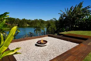 Water's Edge Retreat - On the Lake & walk to beach - Image 5