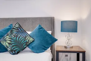 Modern 2 Bedroom Apartments Town Centre Camberley - Image 5