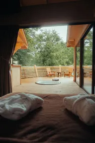 ”Happiness” cabin with hot tub - Image 4